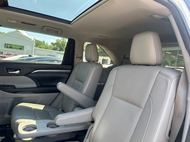 2017 Toyota Highlander Limited Platinum Worcester MA
