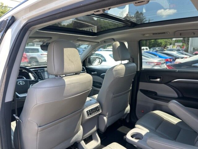 2017 Toyota Highlander Limited Platinum Worcester MA