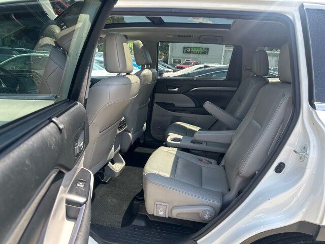 2017 Toyota Highlander Limited Platinum Worcester MA