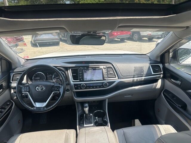 2017 Toyota Highlander Limited Platinum Worcester MA