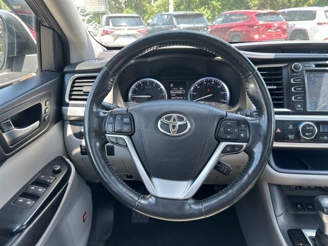 2017 Toyota Highlander Limited Platinum Worcester MA