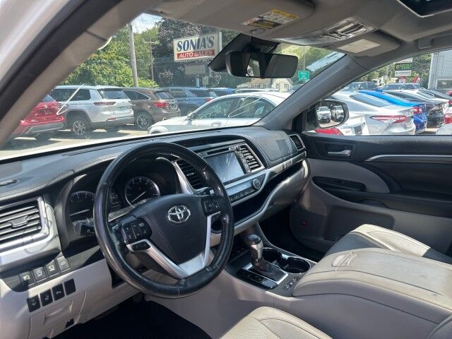 2017 Toyota Highlander Limited Platinum Worcester MA