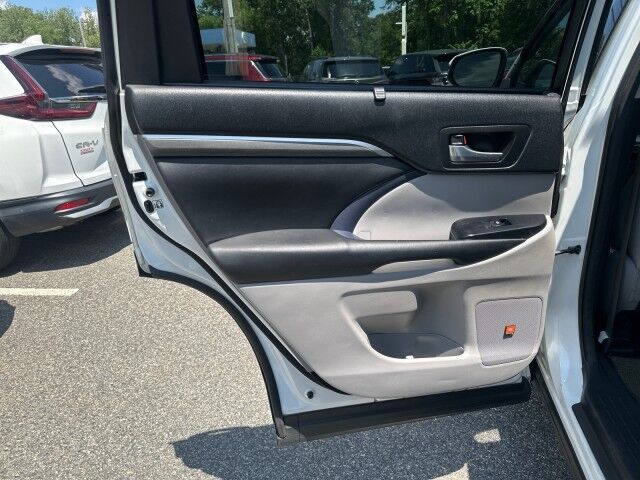 2017 Toyota Highlander Limited Platinum Worcester MA