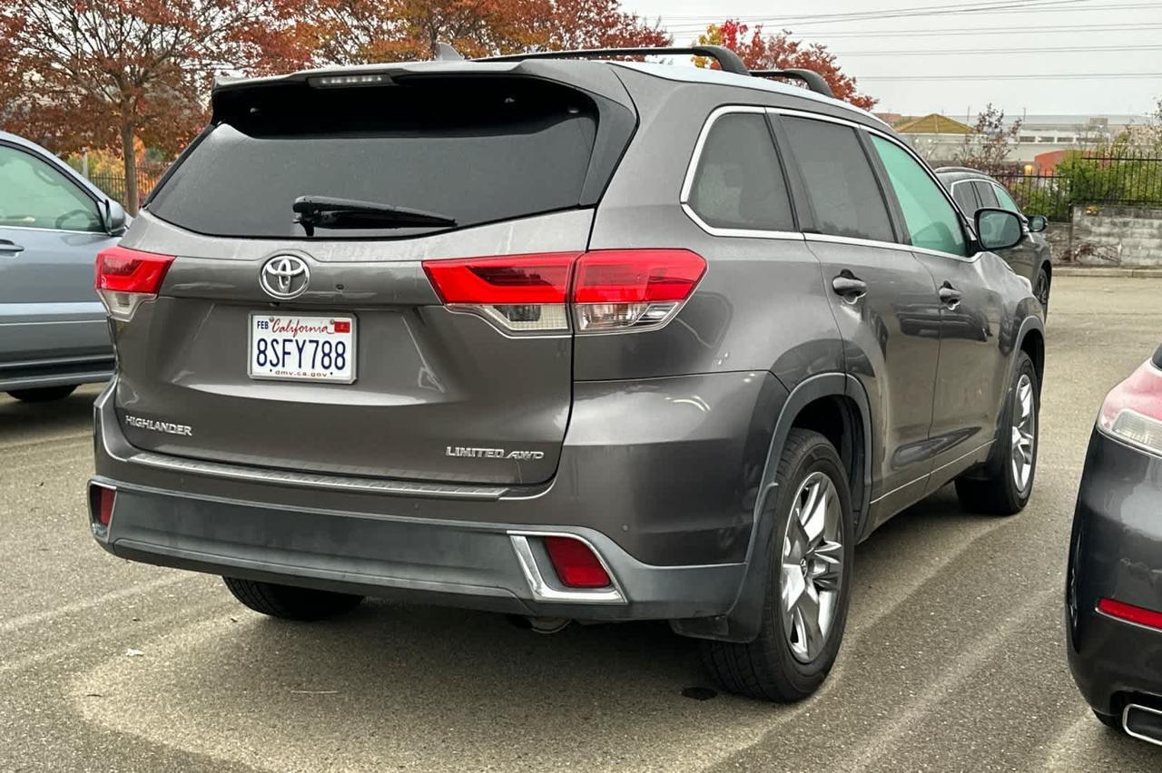 2017 Toyota Highlander Limited