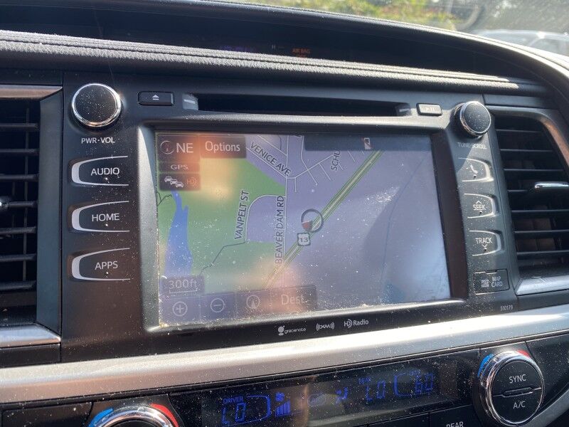 2017 Toyota Highlander SE Bristol  PA