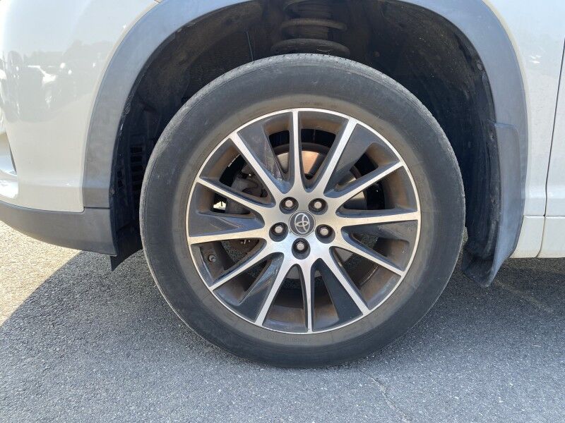 2017 Toyota Highlander SE Bristol  PA