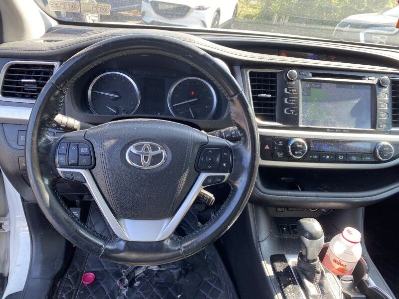 2017 Toyota Highlander SE Bristol  PA