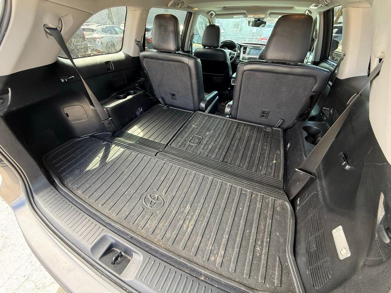 2017 Toyota Highlander SE Crestwood KY