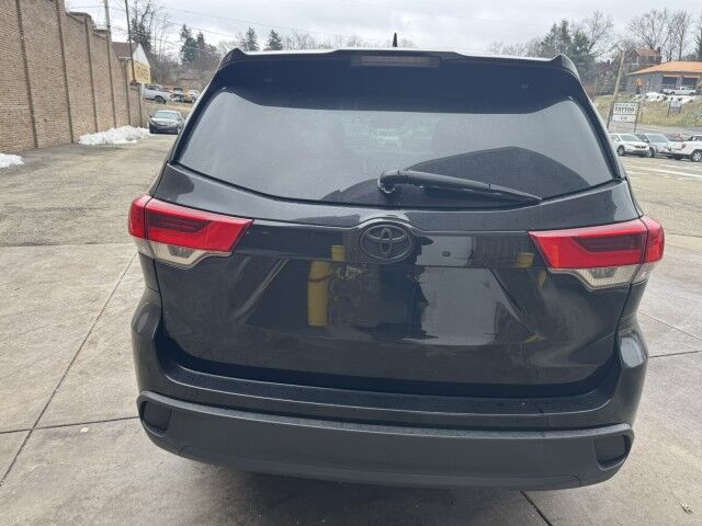 2017 Toyota Highlander SE North Versailles PA