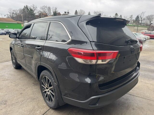 2017 Toyota Highlander SE North Versailles PA