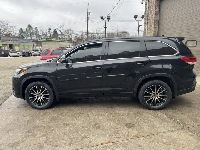 2017 Toyota Highlander SE North Versailles PA
