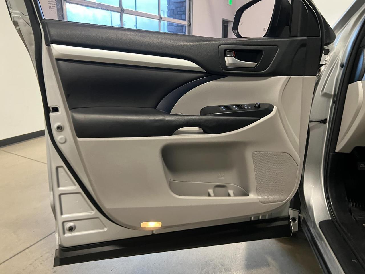 2017 Toyota Highlander SE Parker CO