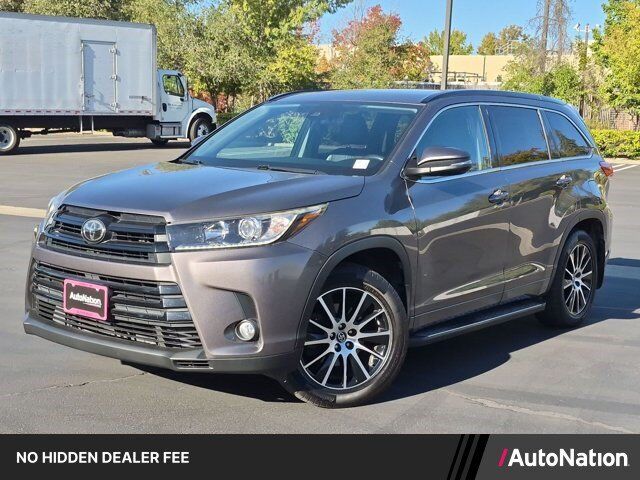 2017 Toyota Highlander SE