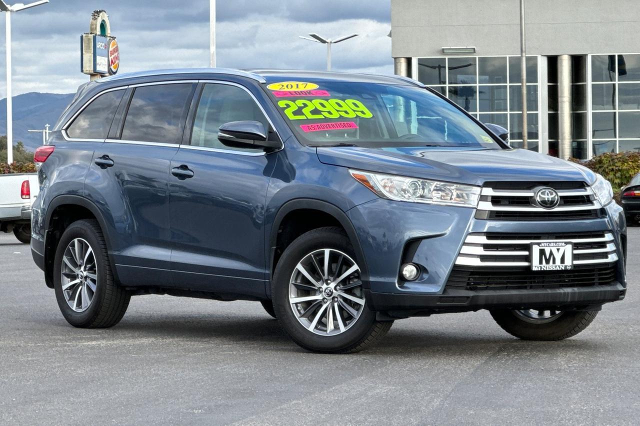 2017 Toyota Highlander SE