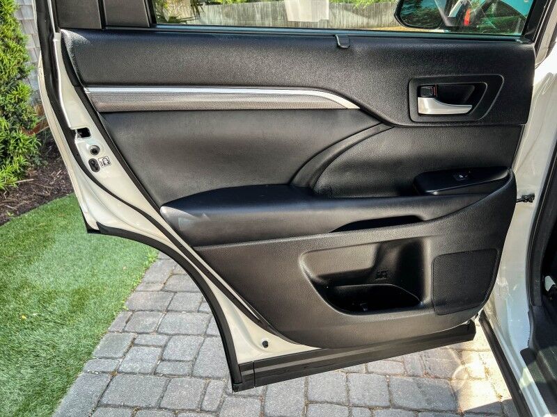 2017 Toyota Highlander SE Wilmington NC