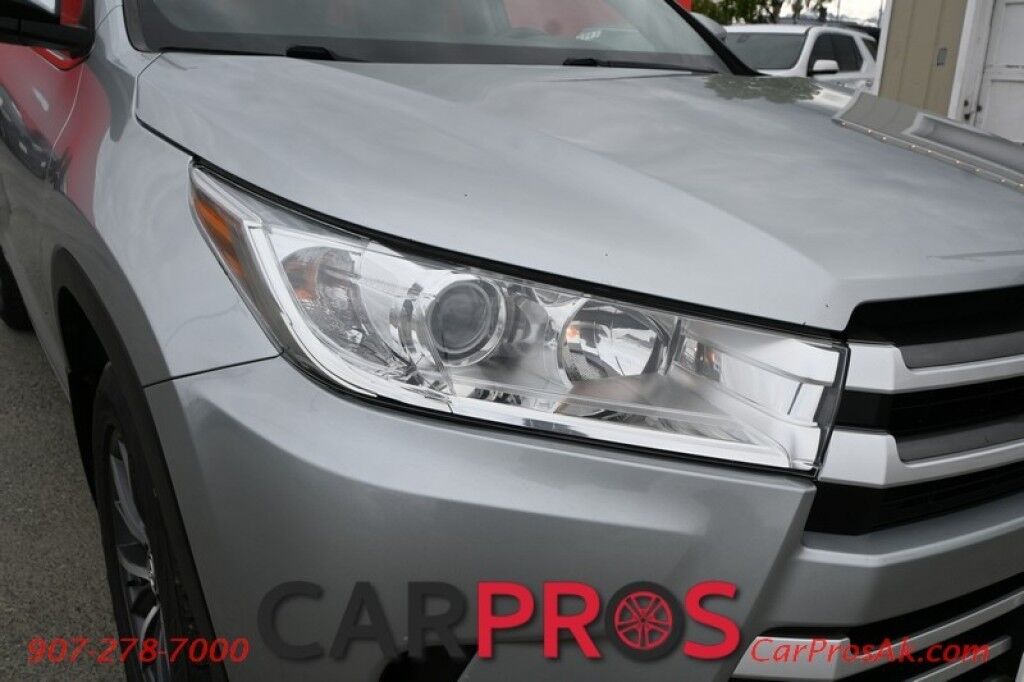 2017 Toyota Highlander XLE - 3.5L V6 - Automatic - AWD - Power Leather Heated Seats - Power Windows & Door Locks - Push To Start - Sunroof - Navigation - Backup Camera - 3rd Row Anchorage AK