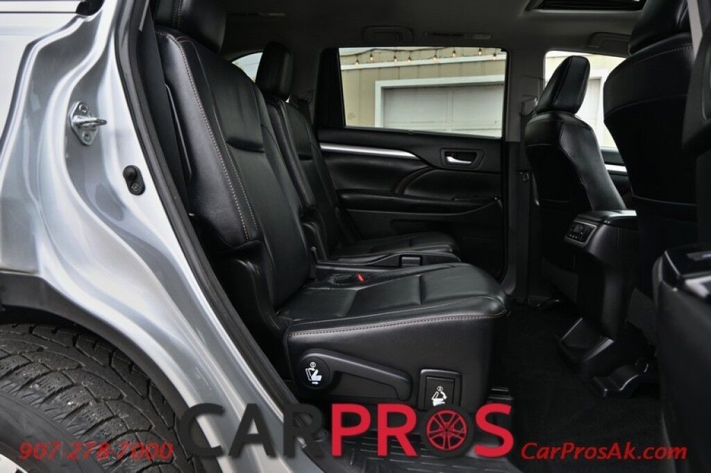 2017 Toyota Highlander XLE - 3.5L V6 - Automatic - AWD - Power Leather Heated Seats - Power Windows & Door Locks - Push To Start - Sunroof - Navigation - Backup Camera - 3rd Row Anchorage AK