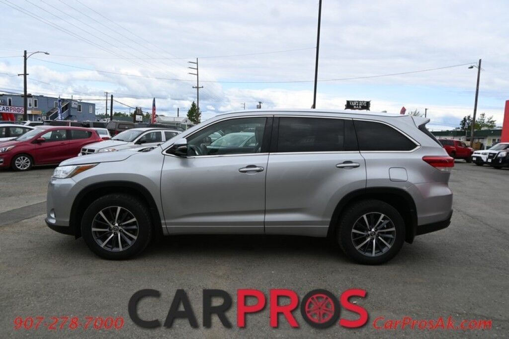 2017 Toyota Highlander XLE - 3.5L V6 - Automatic - AWD - Power Leather Heated Seats - Power Windows & Door Locks - Push To Start - Sunroof - Navigation - Backup Camera - 3rd Row Anchorage AK