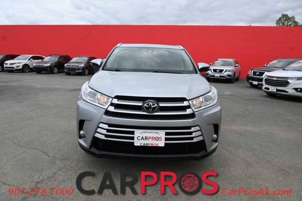2017 Toyota Highlander XLE - 3.5L V6 - Automatic - AWD - Power Leather Heated Seats - Power Windows & Door Locks - Push To Start - Sunroof - Navigation - Backup Camera - 3rd Row Anchorage AK