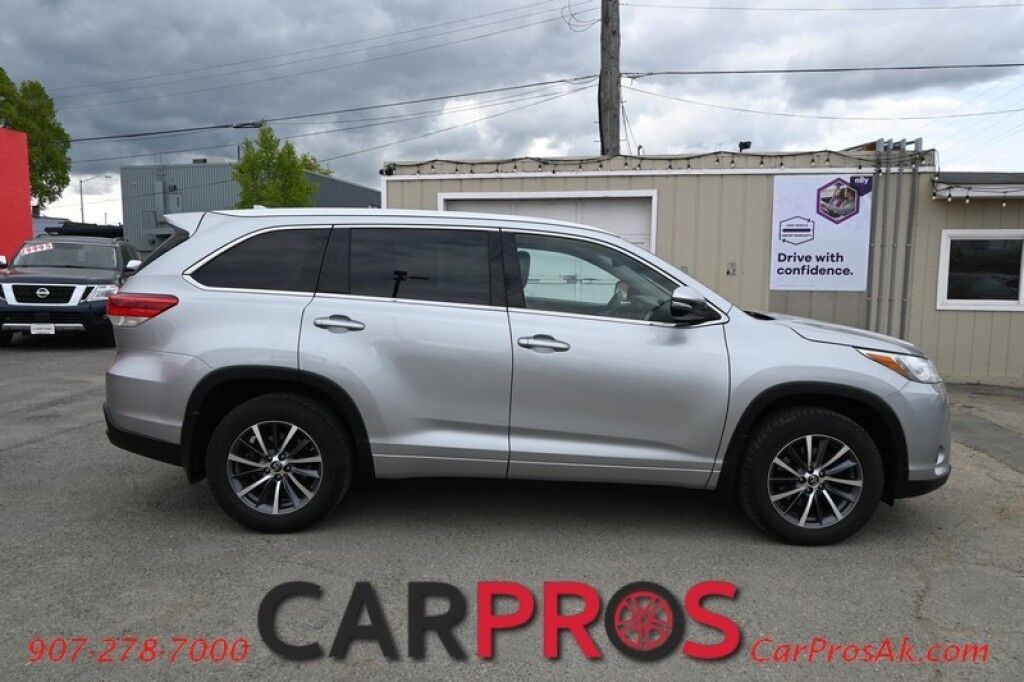 2017 Toyota Highlander XLE - 3.5L V6 - Automatic - AWD - Power Leather Heated Seats - Power Windows & Door Locks - Push To Start - Sunroof - Navigation - Backup Camera - 3rd Row Anchorage AK