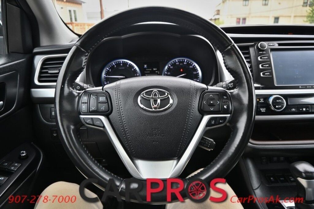 2017 Toyota Highlander XLE - 3.5L V6 - Automatic - AWD - Power Leather Heated Seats - Power Windows & Door Locks - Push To Start - Sunroof - Navigation - Backup Camera - 3rd Row Anchorage AK