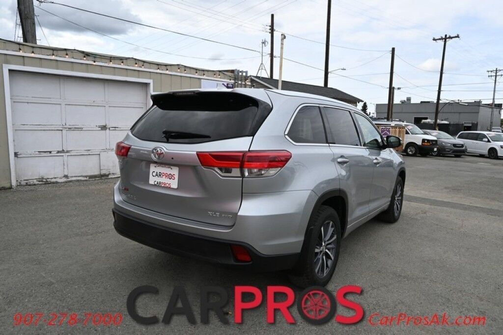2017 Toyota Highlander XLE - 3.5L V6 - Automatic - AWD - Power Leather Heated Seats - Power Windows & Door Locks - Push To Start - Sunroof - Navigation - Backup Camera - 3rd Row Anchorage AK