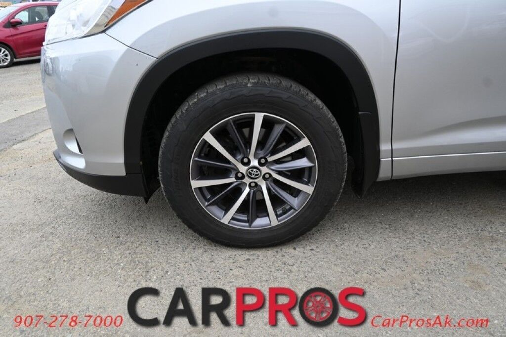 2017 Toyota Highlander XLE - 3.5L V6 - Automatic - AWD - Power Leather Heated Seats - Power Windows & Door Locks - Push To Start - Sunroof - Navigation - Backup Camera - 3rd Row Anchorage AK