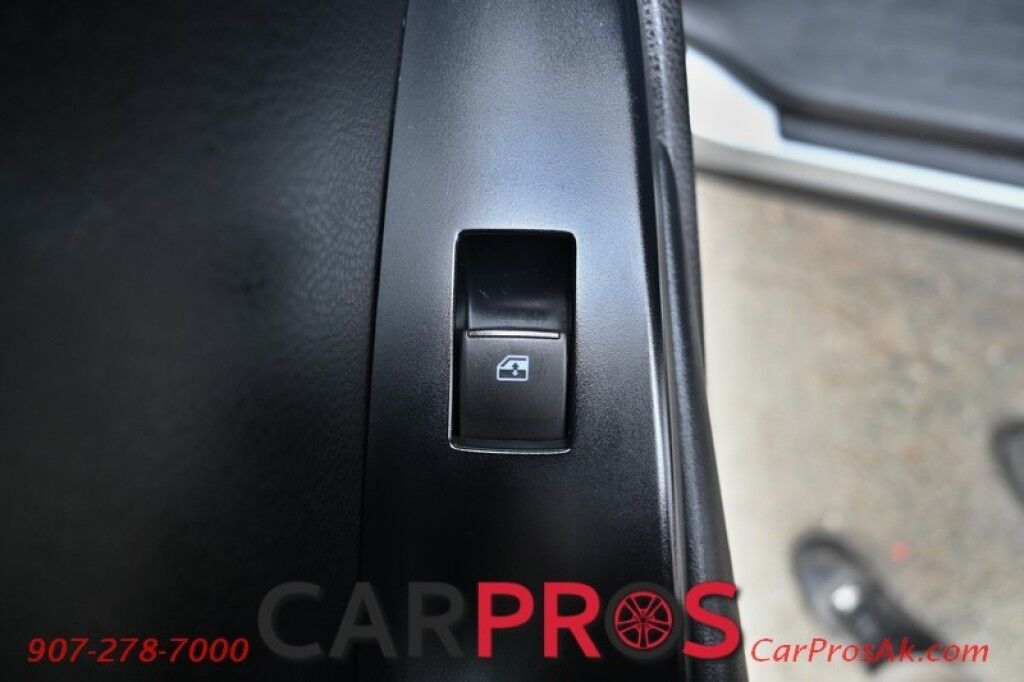 2017 Toyota Highlander XLE - 3.5L V6 - Automatic - AWD - Power Leather Heated Seats - Power Windows & Door Locks - Push To Start - Sunroof - Navigation - Backup Camera - 3rd Row Anchorage AK