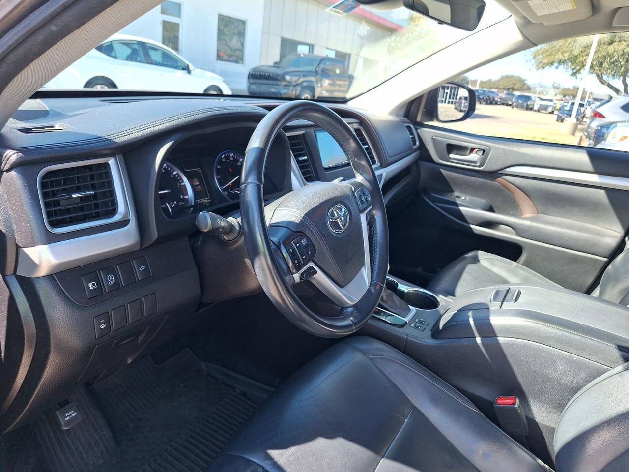 2017 Toyota Highlander XLE Hurst TX