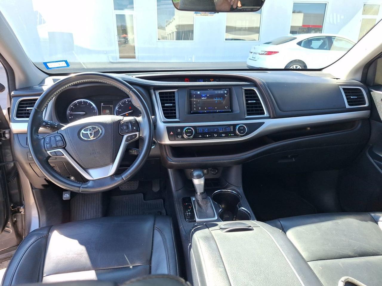 2017 Toyota Highlander XLE Hurst TX