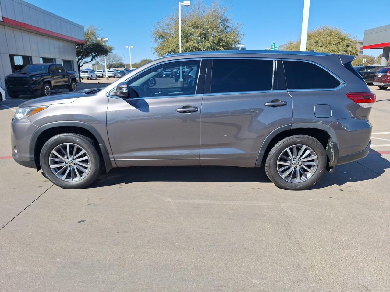 2017 Toyota Highlander XLE Hurst TX
