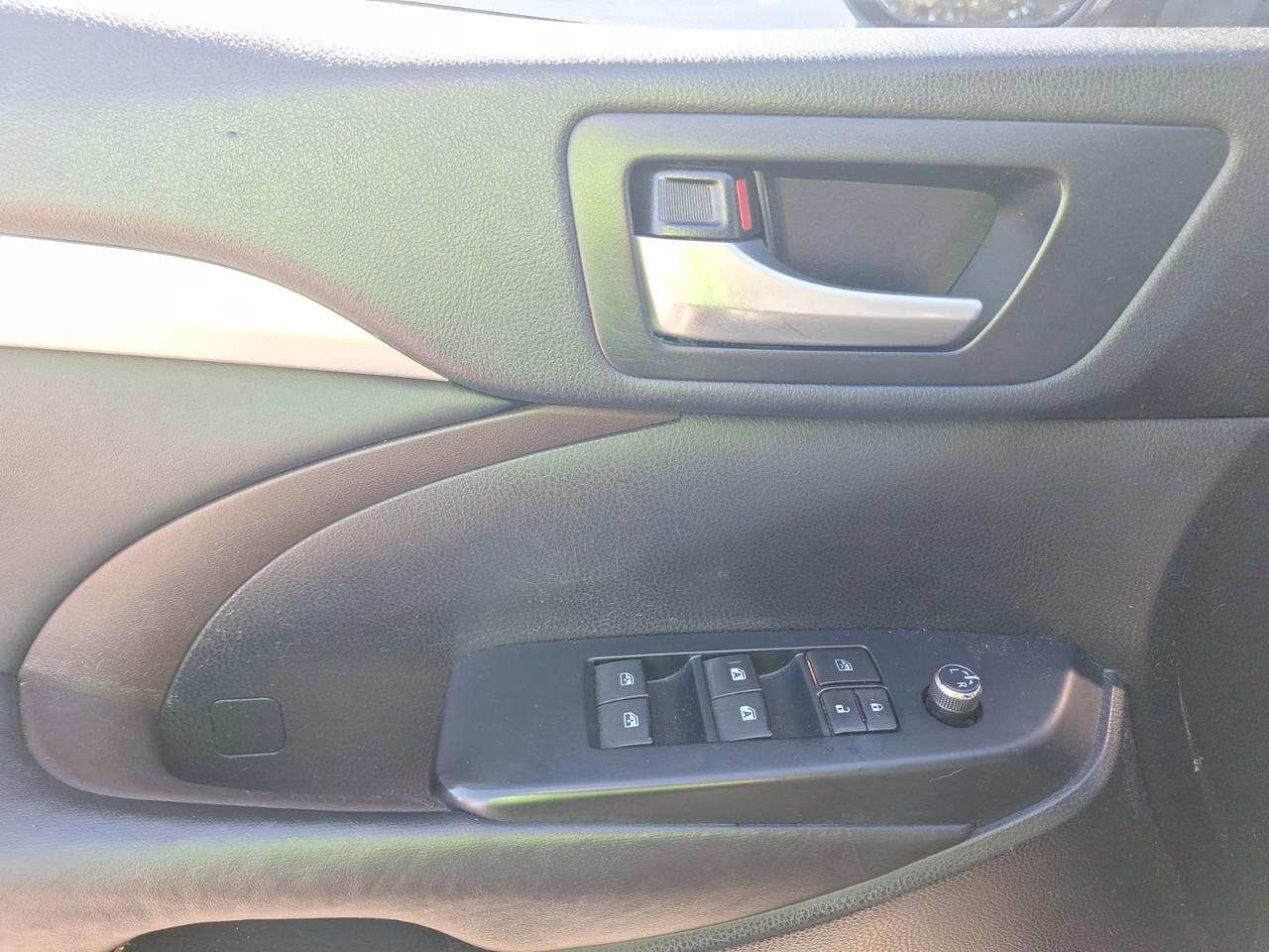 2017 Toyota Highlander XLE Hurst TX