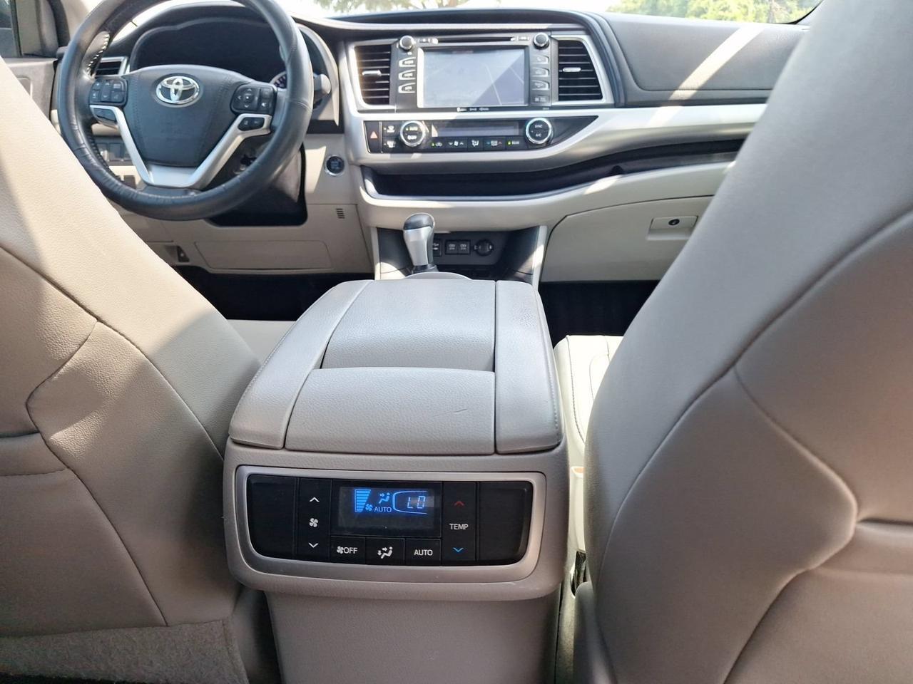 2017 Toyota Highlander XLE Hurst TX