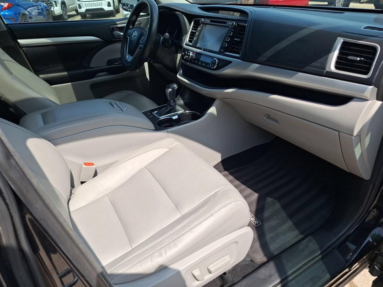 2017 Toyota Highlander XLE Hurst TX