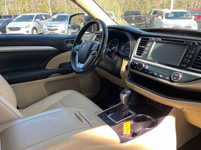 2017 Toyota Highlander XLE - Photo 20