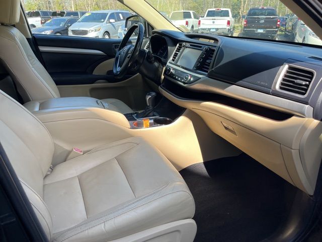 2017 Toyota Highlander XLE - Photo 19
