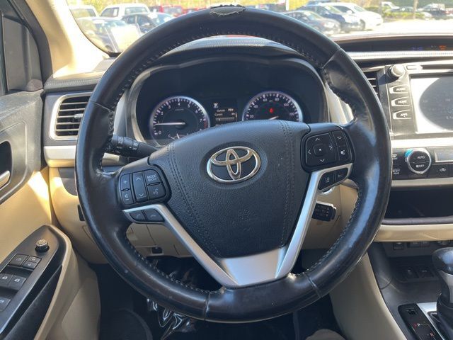2017 Toyota Highlander XLE - Photo 32