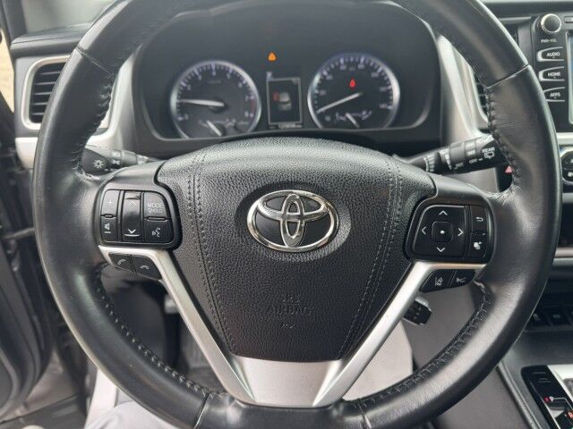 2017 Toyota Highlander XLE North Versailles PA