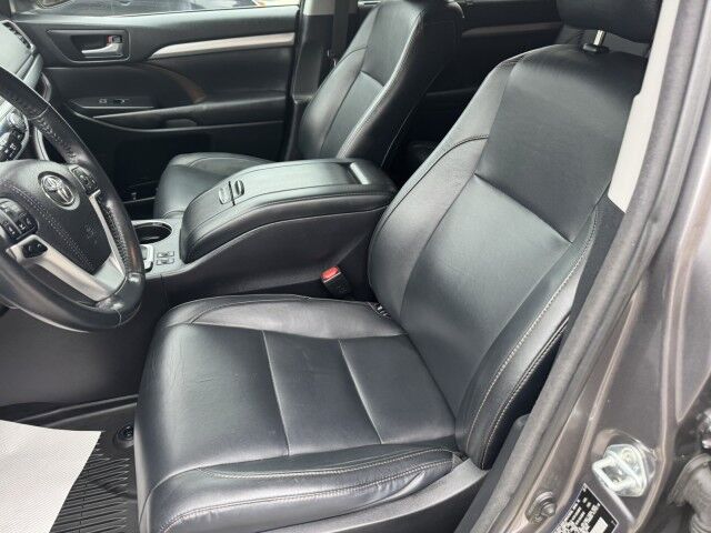 2017 Toyota Highlander XLE North Versailles PA