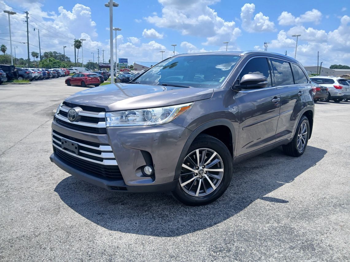 2017 Toyota Highlander XLE Sport Utility 4D