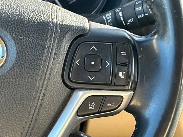 2017 Toyota Highlander XLE Worcester MA