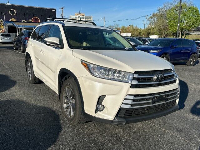 2017 Toyota Highlander XLE Worcester MA