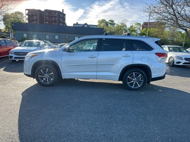 2017 Toyota Highlander XLE Worcester MA