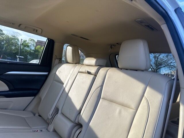 2017 Toyota Highlander XLE Worcester MA