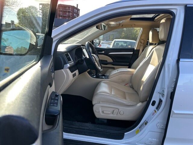 2017 Toyota Highlander XLE Worcester MA