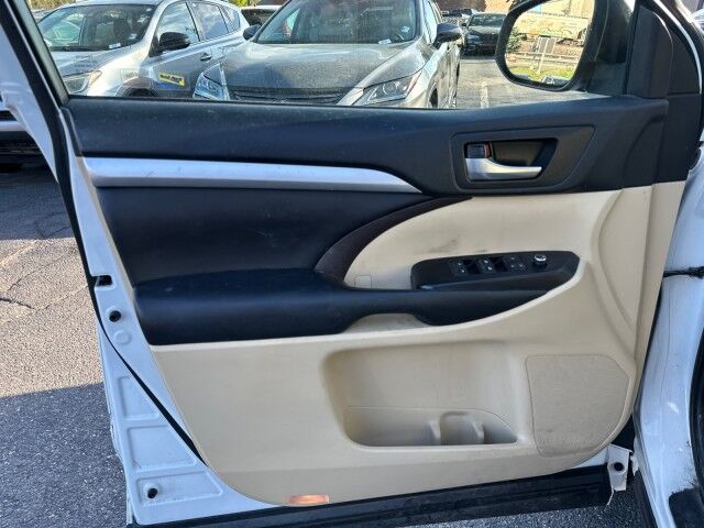 2017 Toyota Highlander XLE Worcester MA