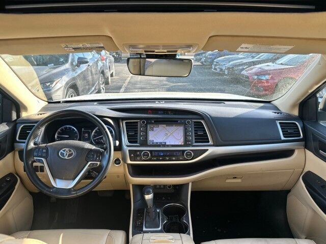2017 Toyota Highlander XLE Worcester MA