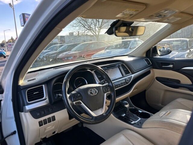 2017 Toyota Highlander XLE Worcester MA