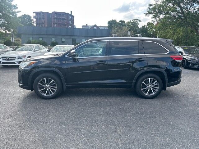 2017 Toyota Highlander XLE Worcester MA