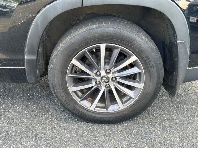 2017 Toyota Highlander XLE Worcester MA